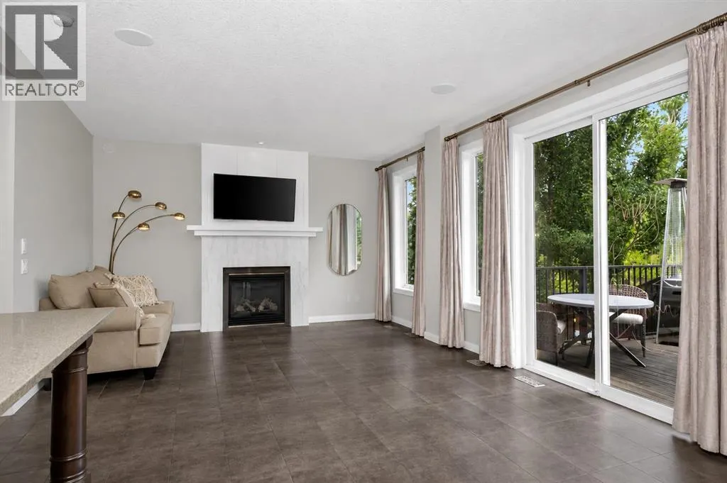 244 Mahogany Bay SE