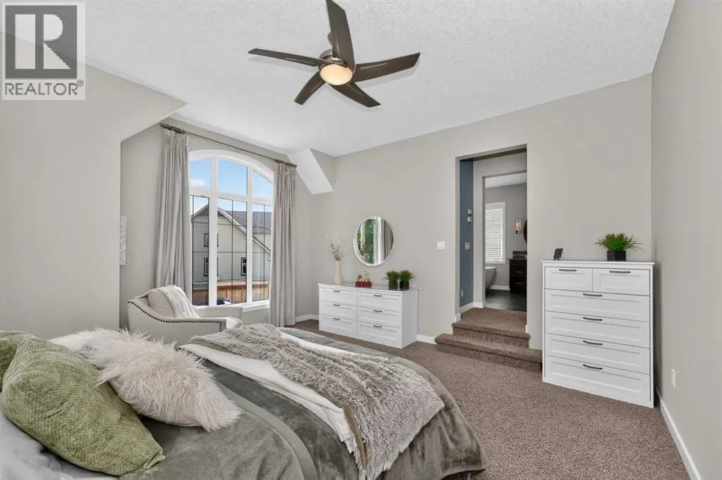 244 Mahogany Bay SE