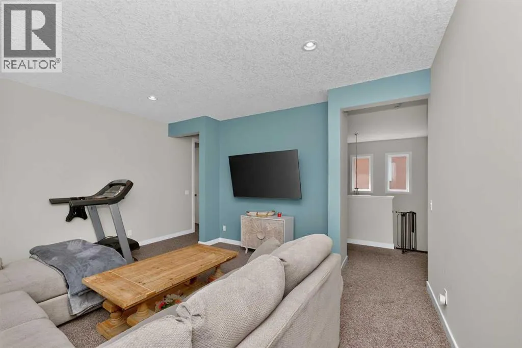 244 Mahogany Bay SE