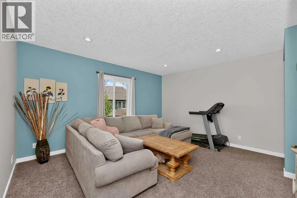 244 Mahogany Bay SE
