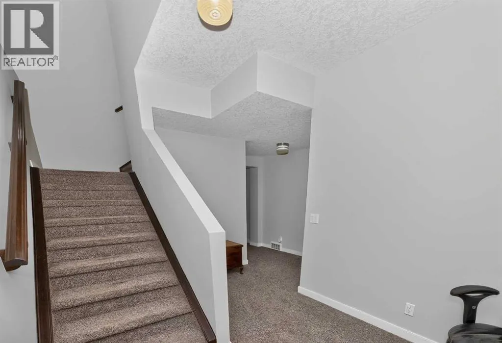244 Mahogany Bay SE