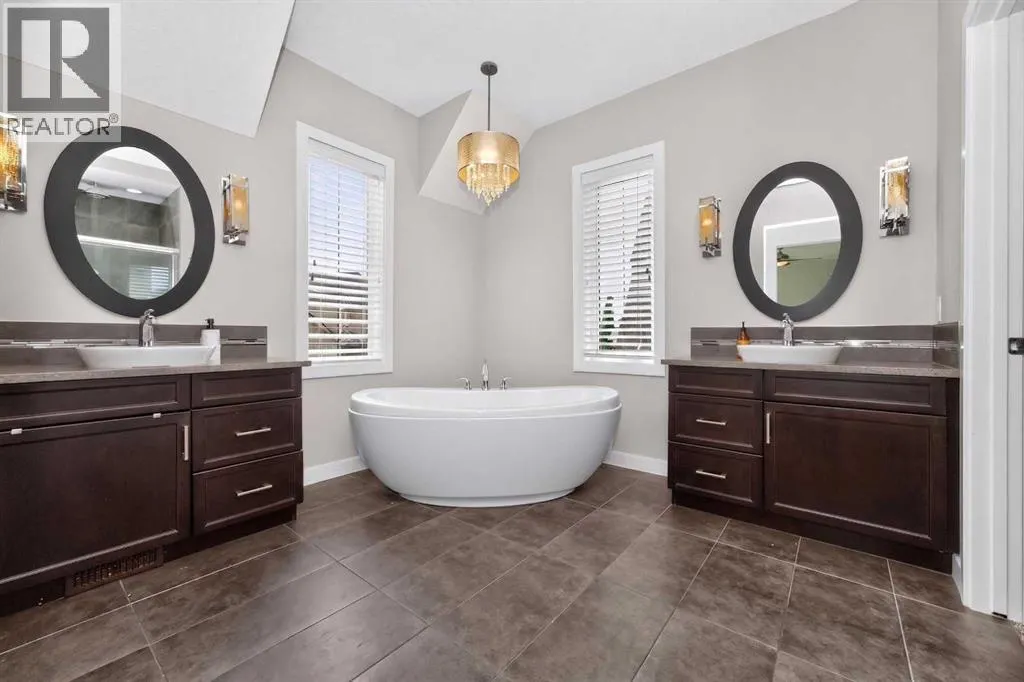 244 Mahogany Bay SE