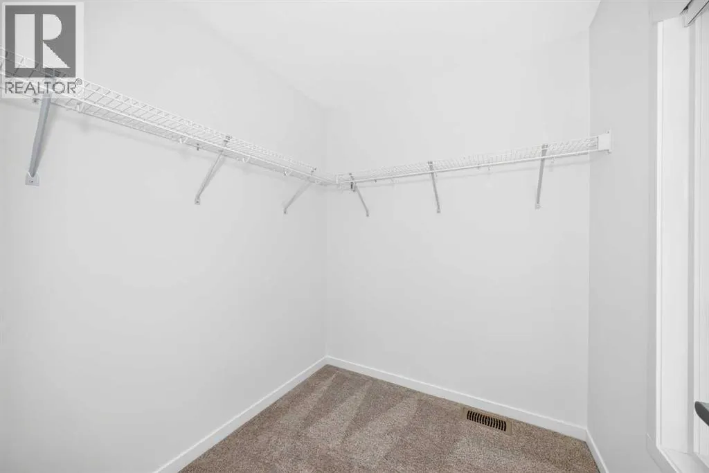 105, 20295 Seton Way SE