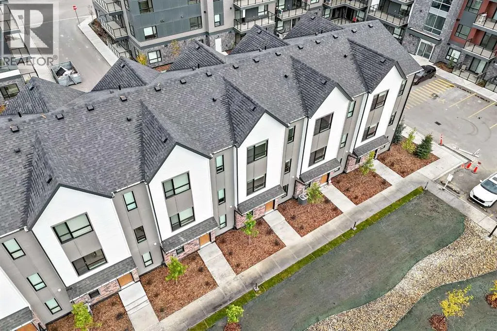 105, 20295 Seton Way SE