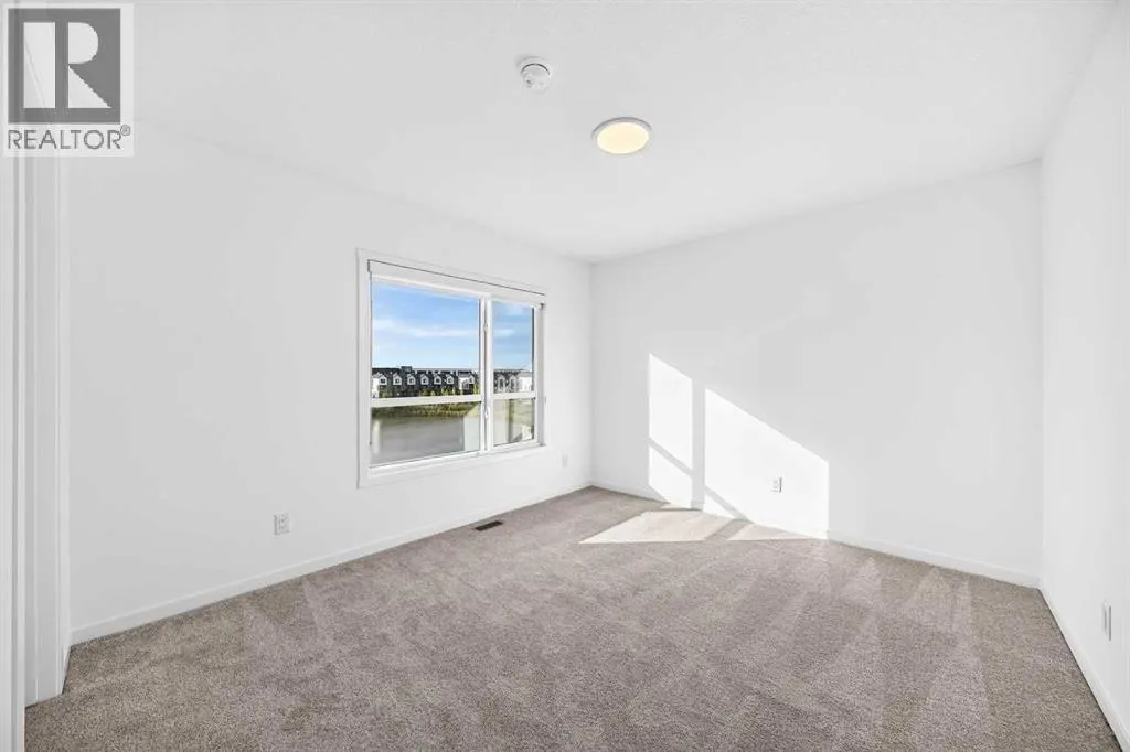105, 20295 Seton Way SE