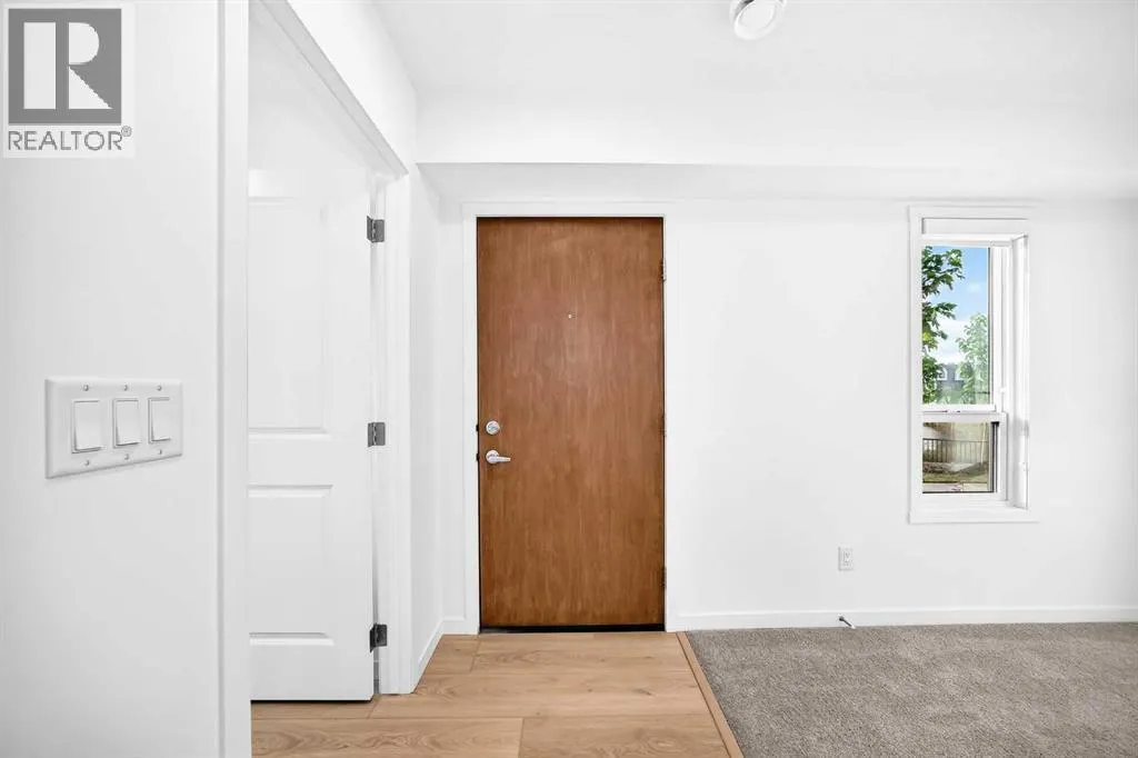 105, 20295 Seton Way SE