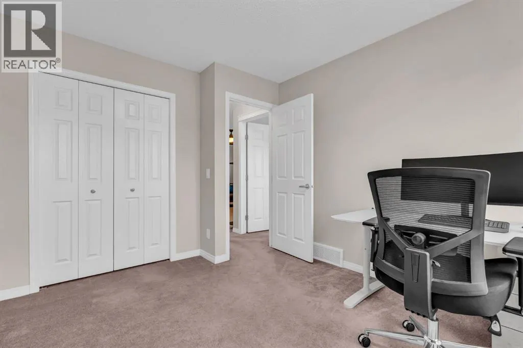 21 Mount Rae Heights