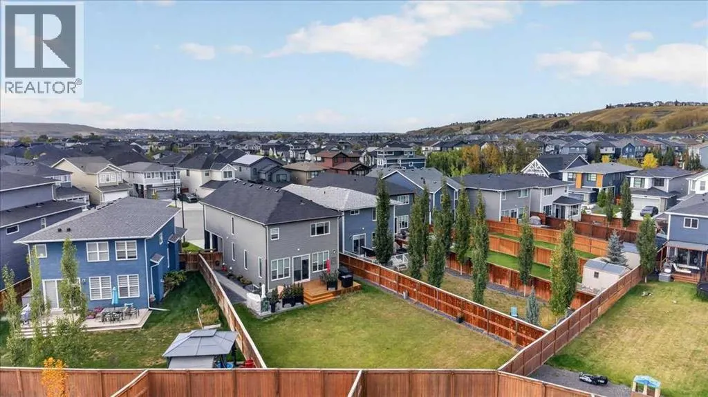 32 Cranbrook Bay SE