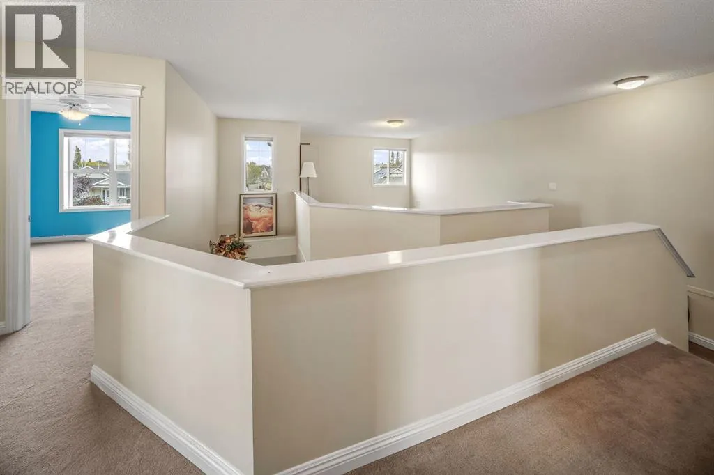 160 Royal Oak Heights NW
