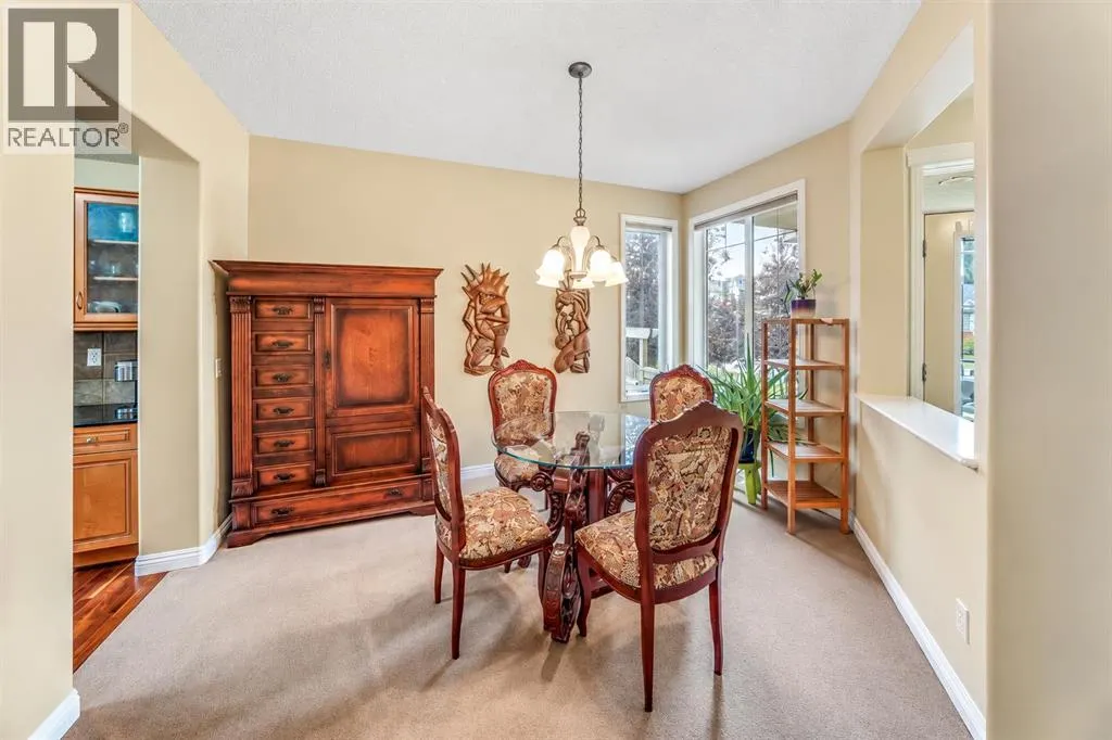 160 Royal Oak Heights NW