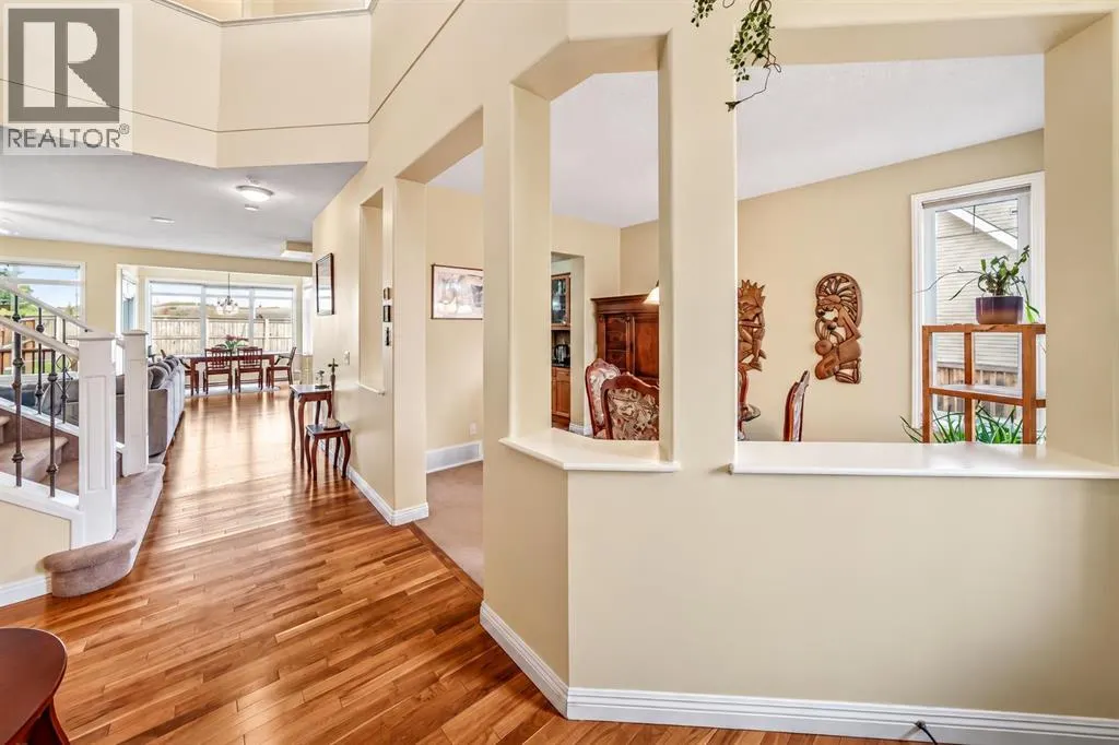 160 Royal Oak Heights NW