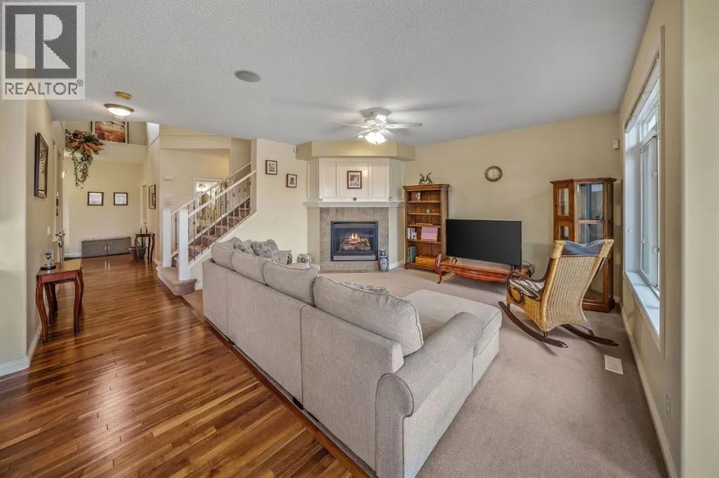 160 Royal Oak Heights NW