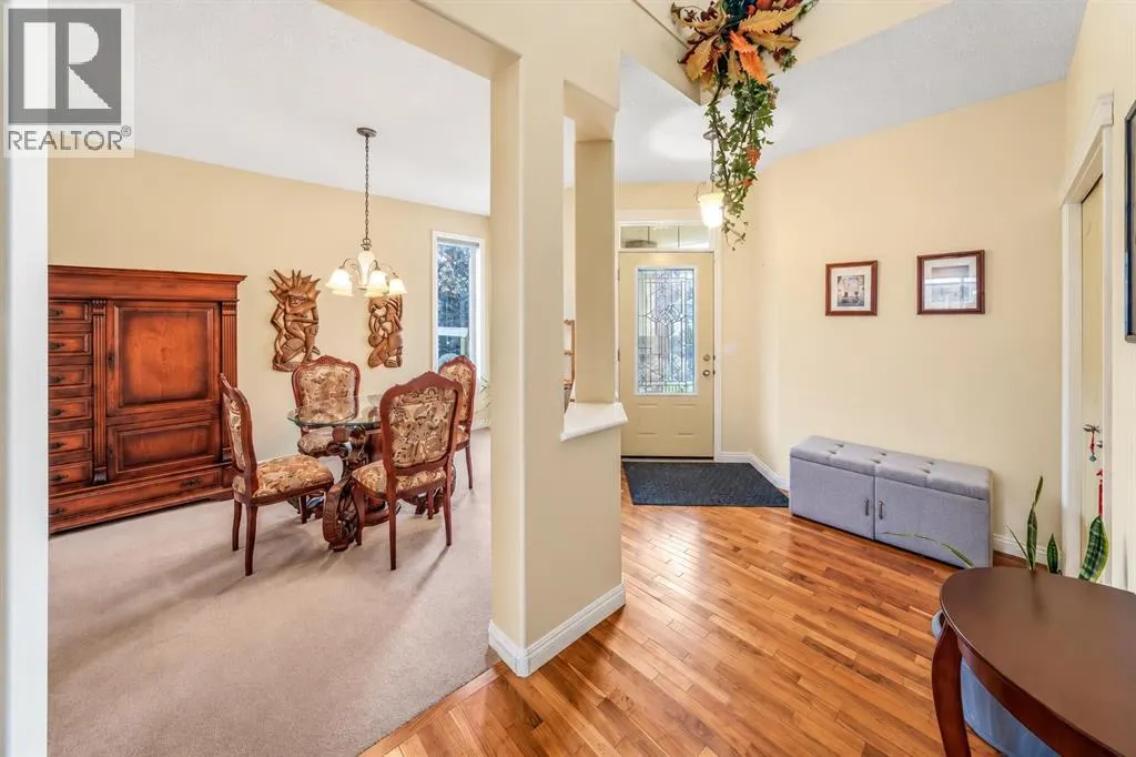 160 Royal Oak Heights NW