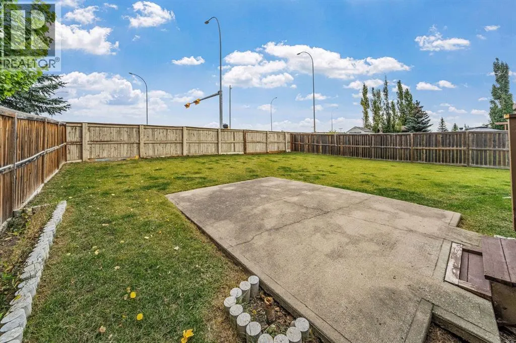 160 Royal Oak Heights NW