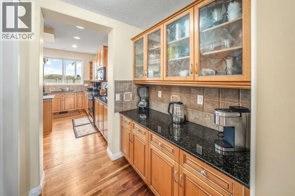 160 Royal Oak Heights NW