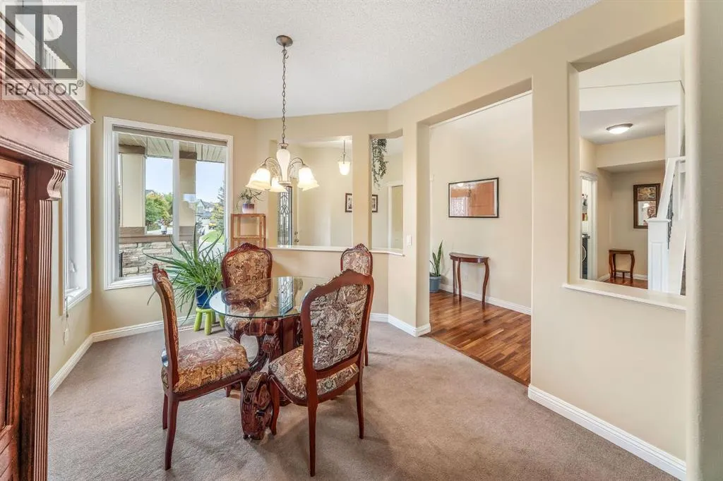 160 Royal Oak Heights NW