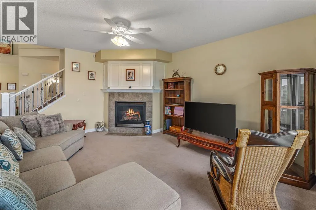 160 Royal Oak Heights NW