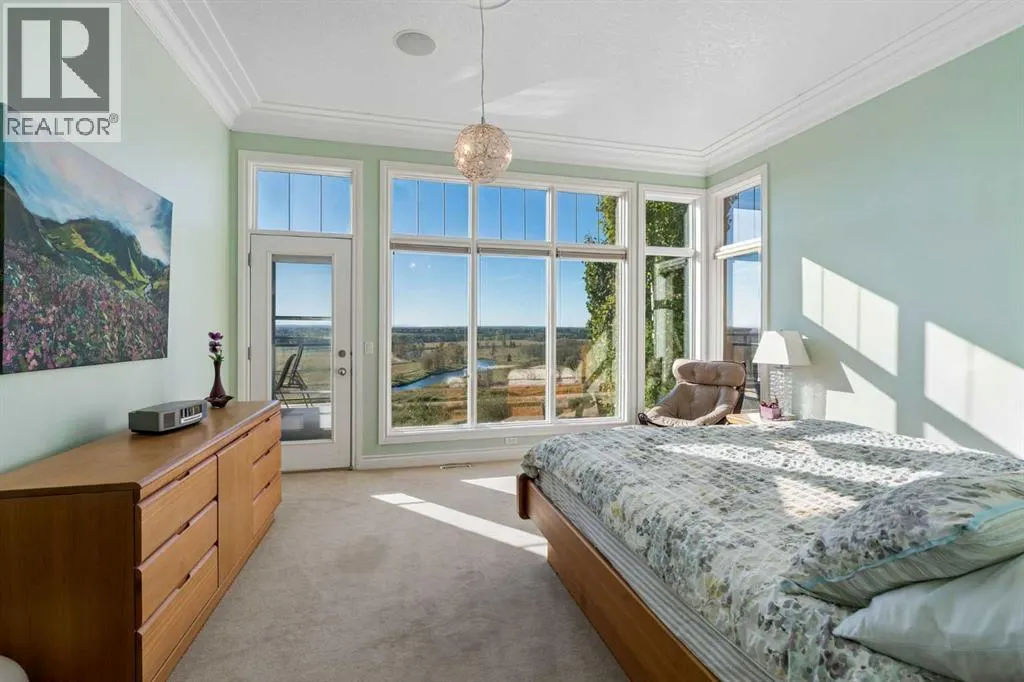 126 Mt Douglas Close SE