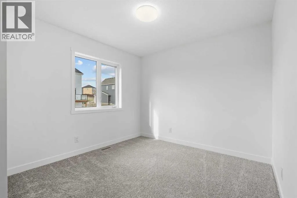 9 Wild Rose Bay SW