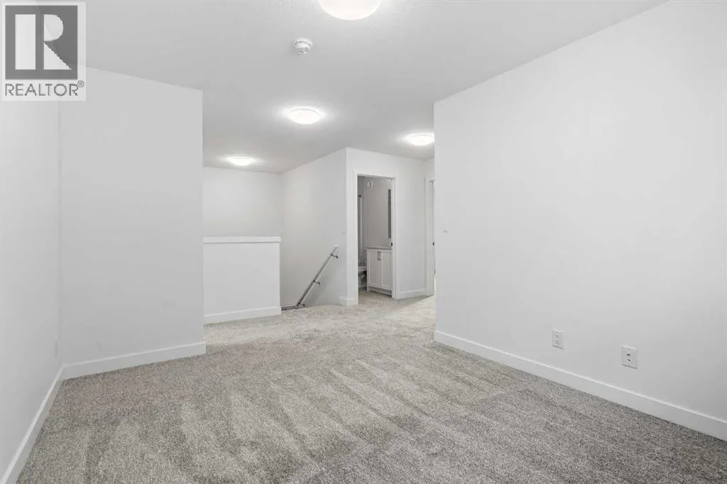 9 Wild Rose Bay SW