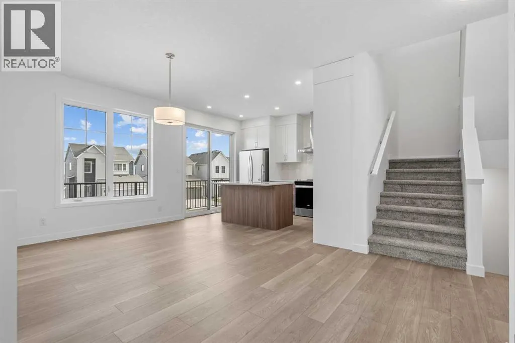 9 Wild Rose Bay SW