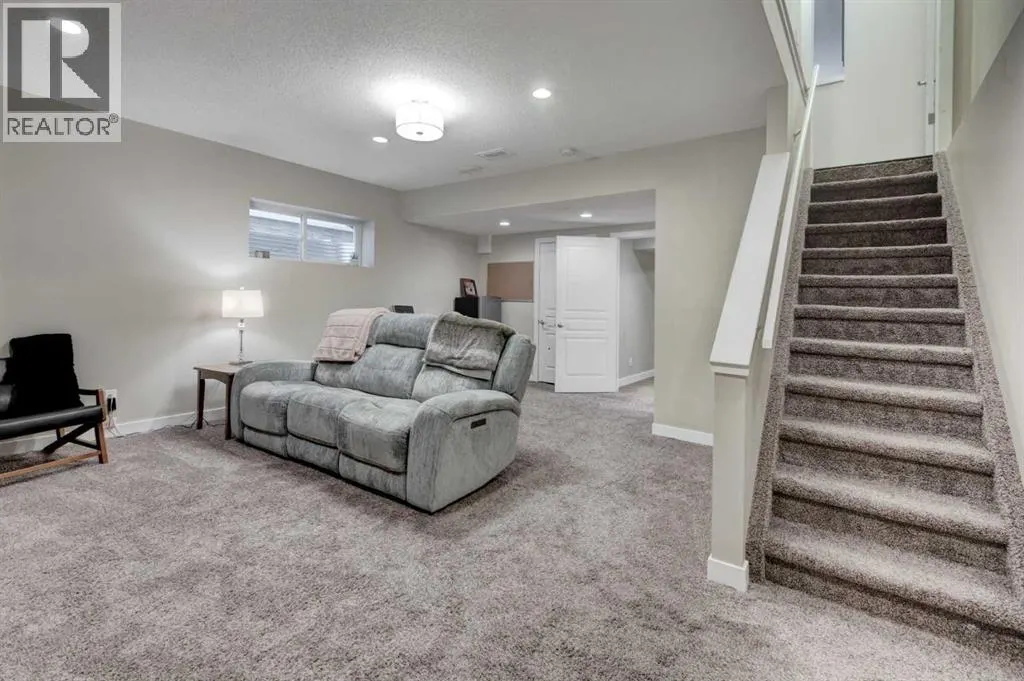 300 New Brighton Landing SE