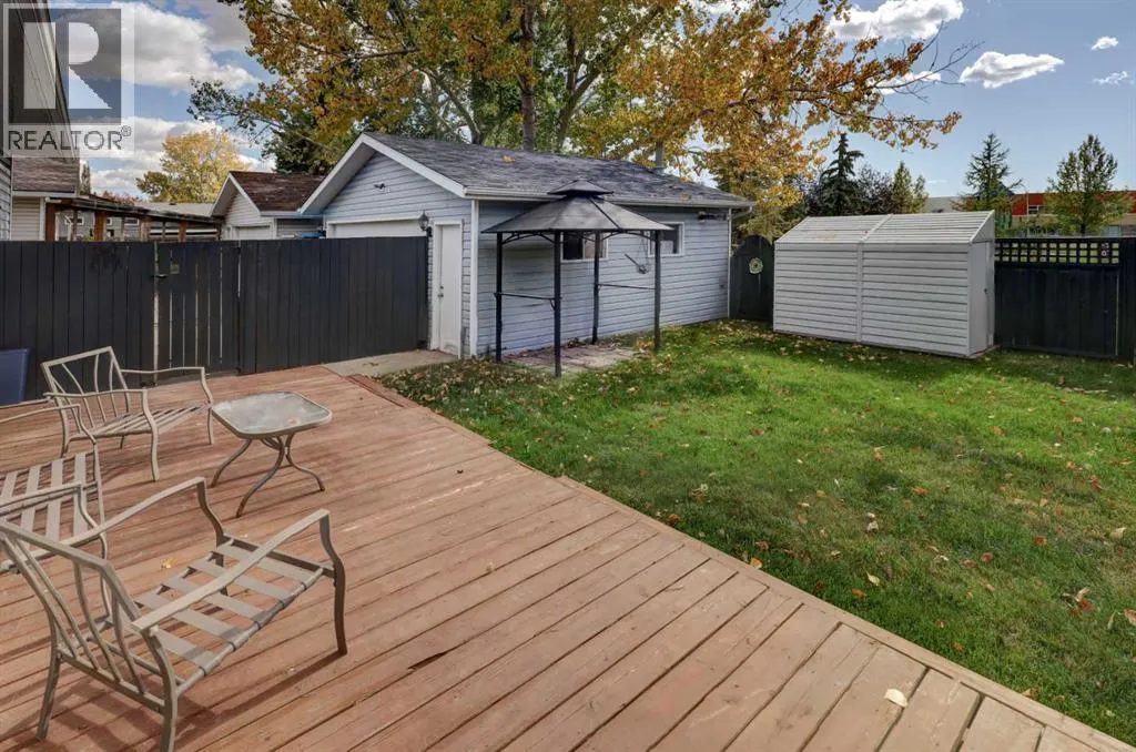 325 Flett Drive NE