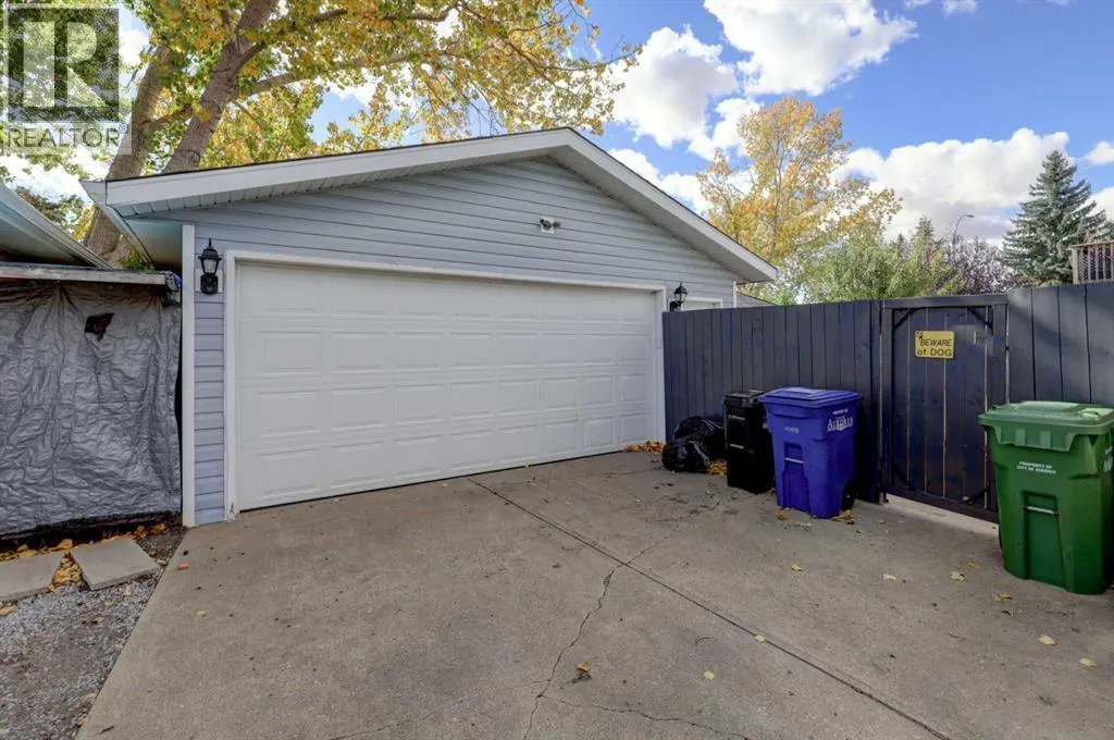325 Flett Drive NE