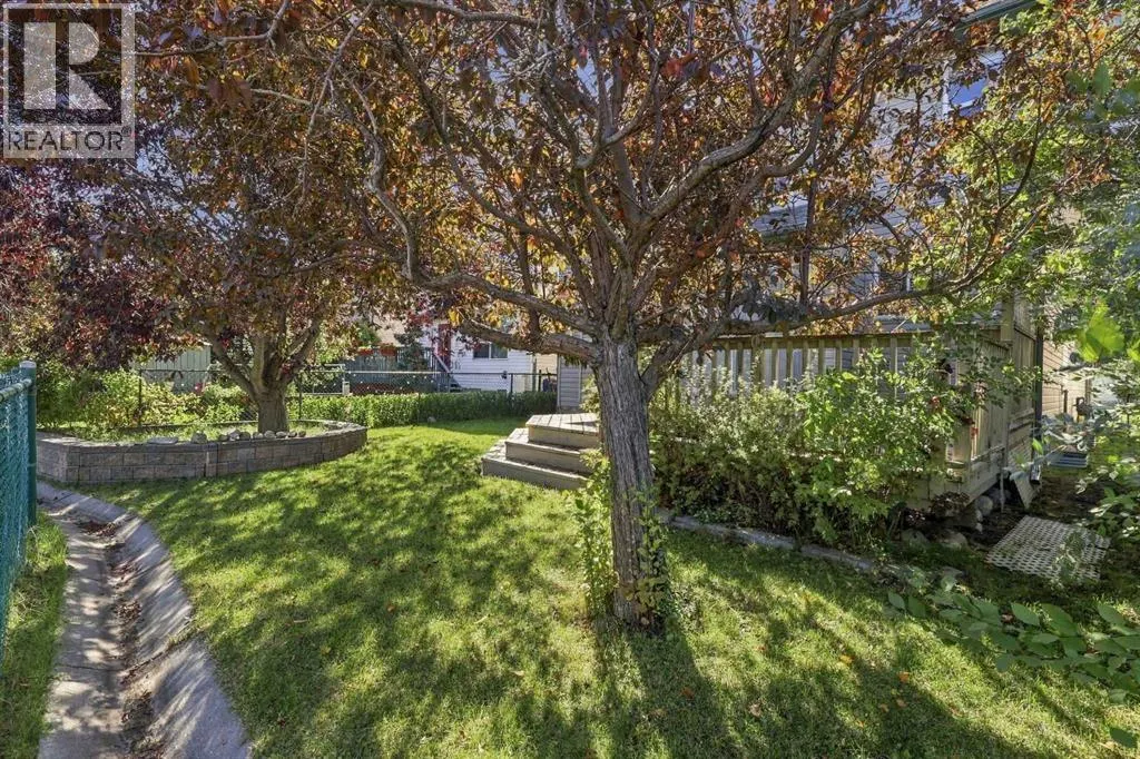 25 Arbour Ridge Park NW