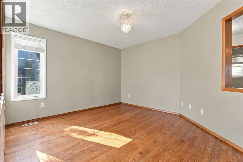 25 Arbour Ridge Park NW