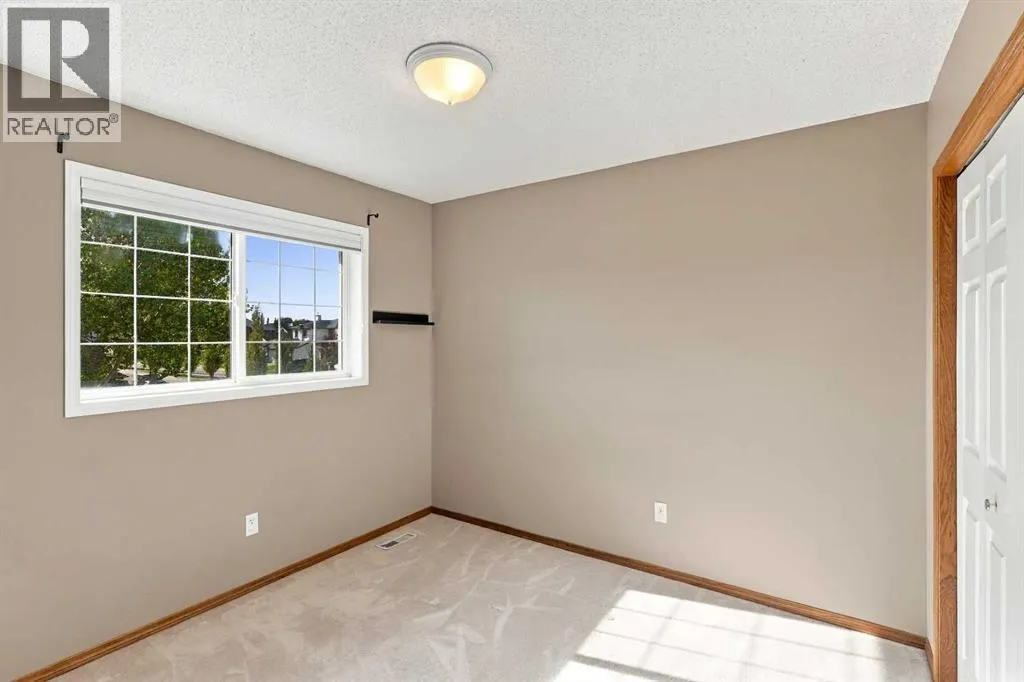 25 Arbour Ridge Park NW