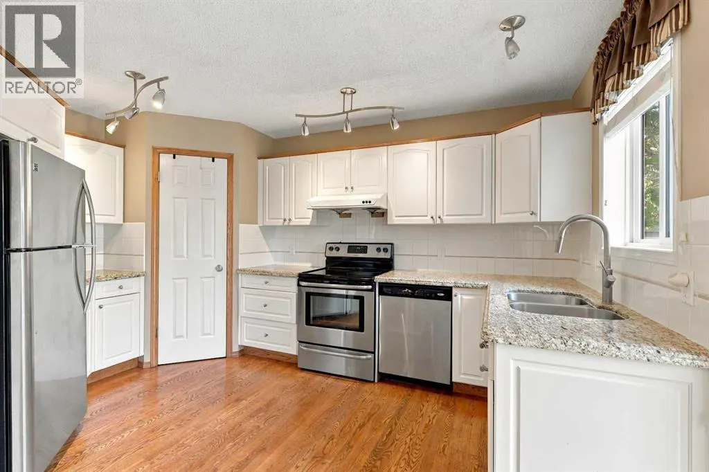 25 Arbour Ridge Park NW