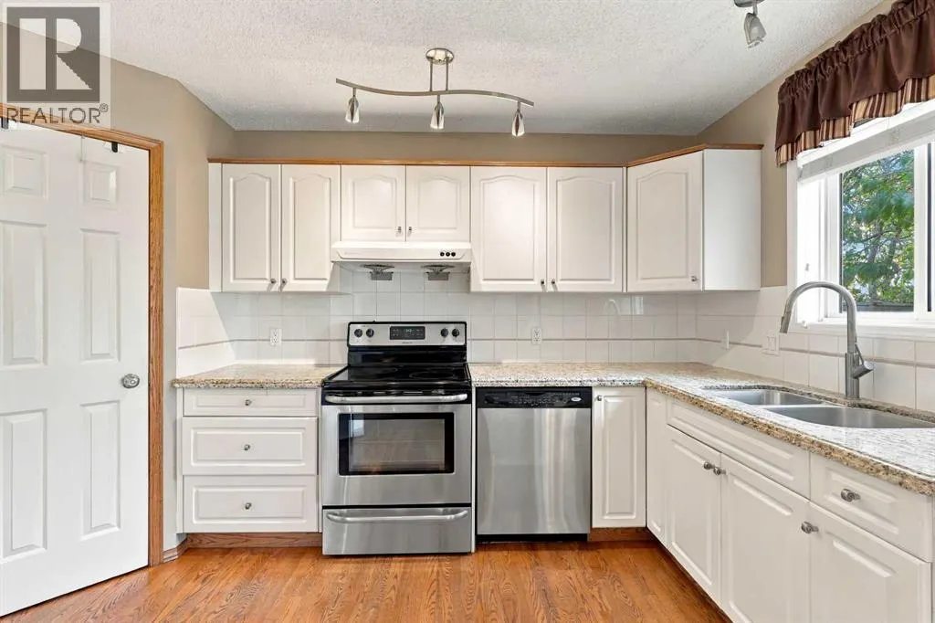 25 Arbour Ridge Park NW