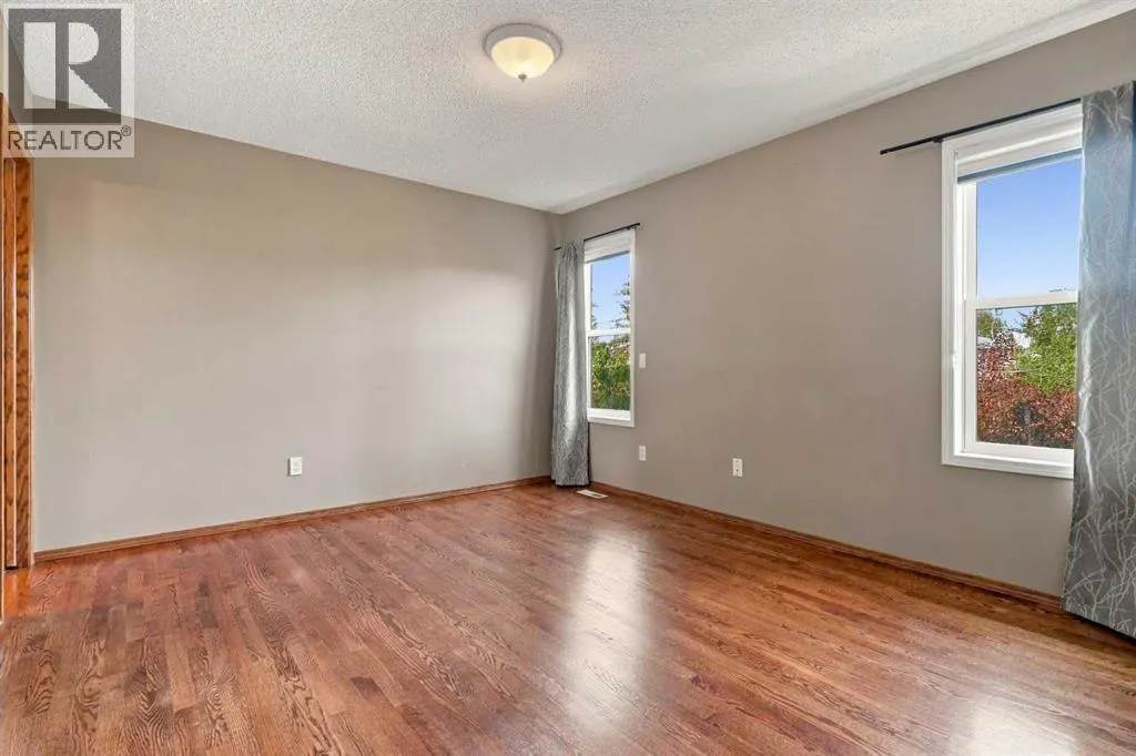 25 Arbour Ridge Park NW