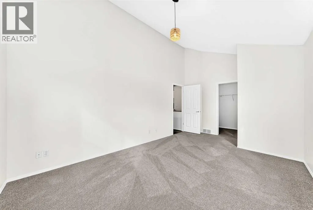 73 Inverness Green SE