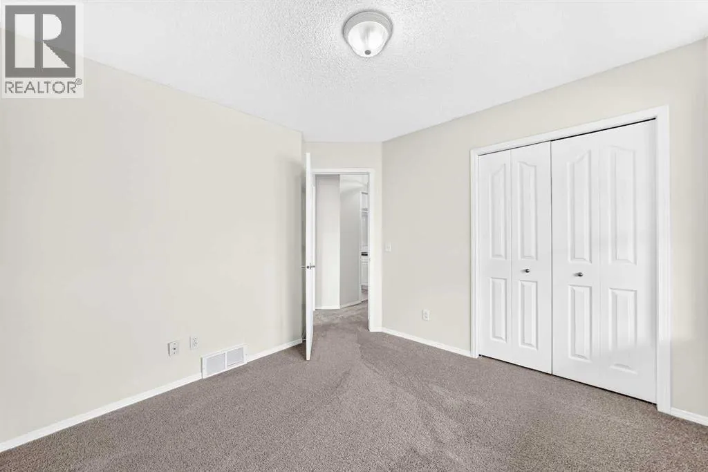 73 Inverness Green SE