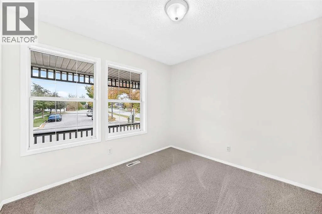 73 Inverness Green SE