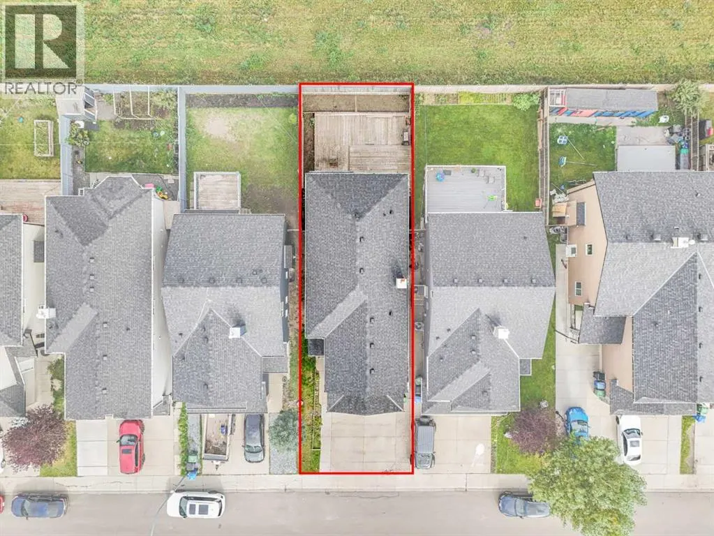 237 Saddlecrest Way NE