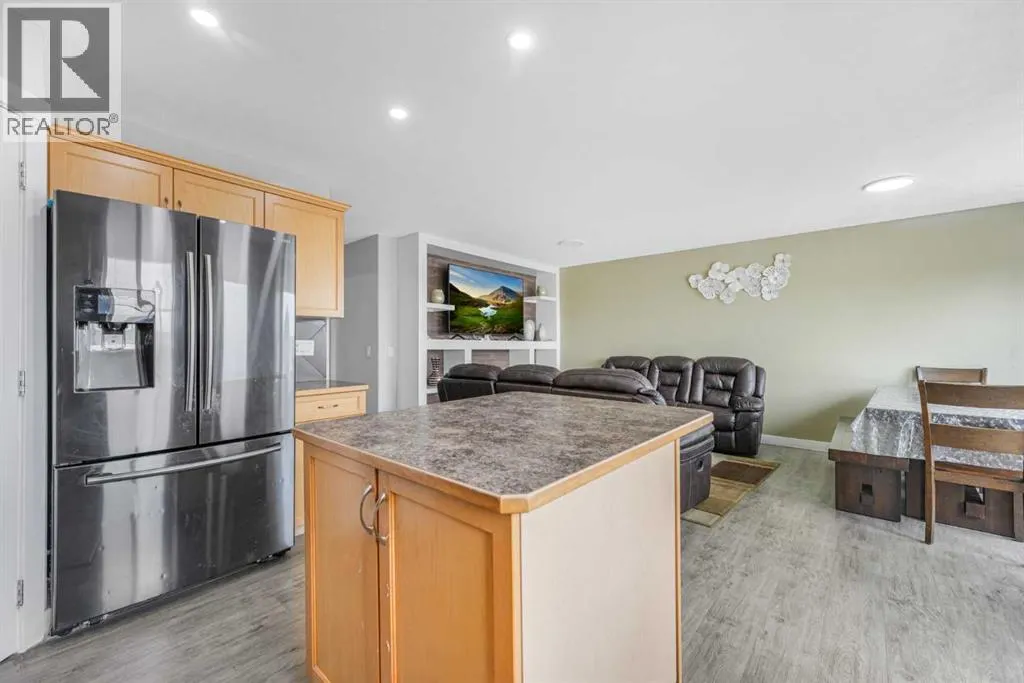 237 Saddlecrest Way NE