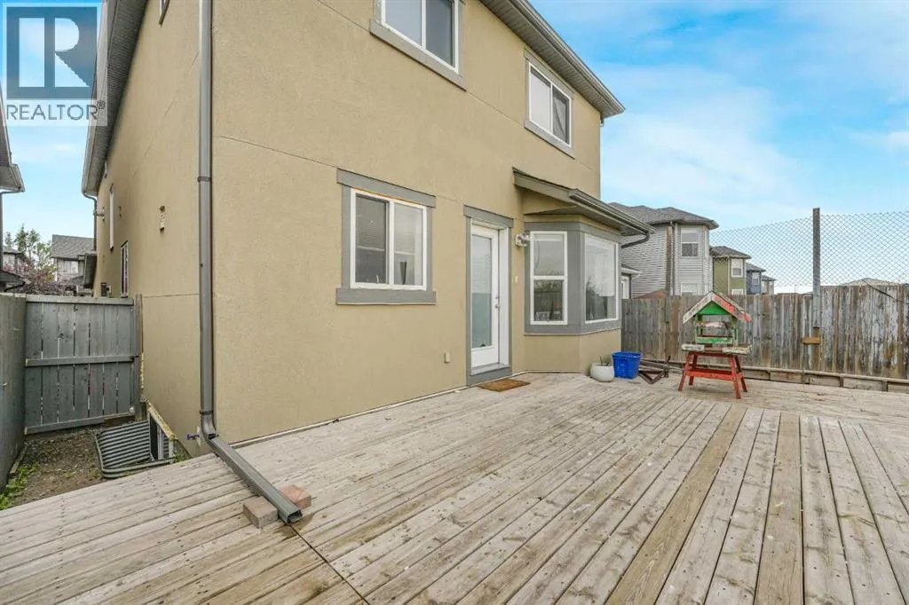 237 Saddlecrest Way NE