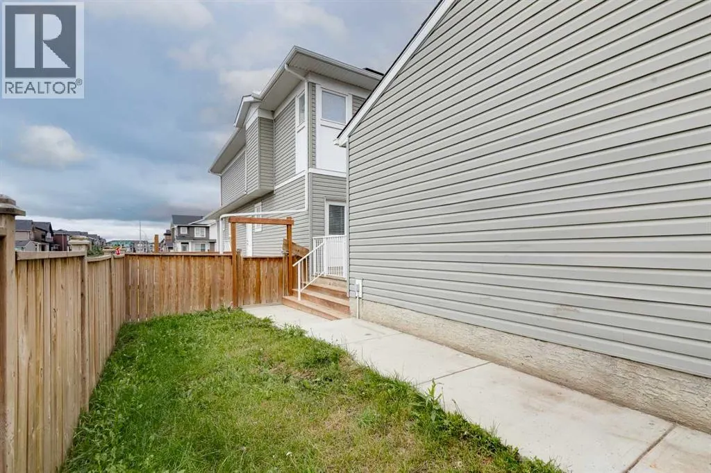 104 Corner Meadows Gate NE