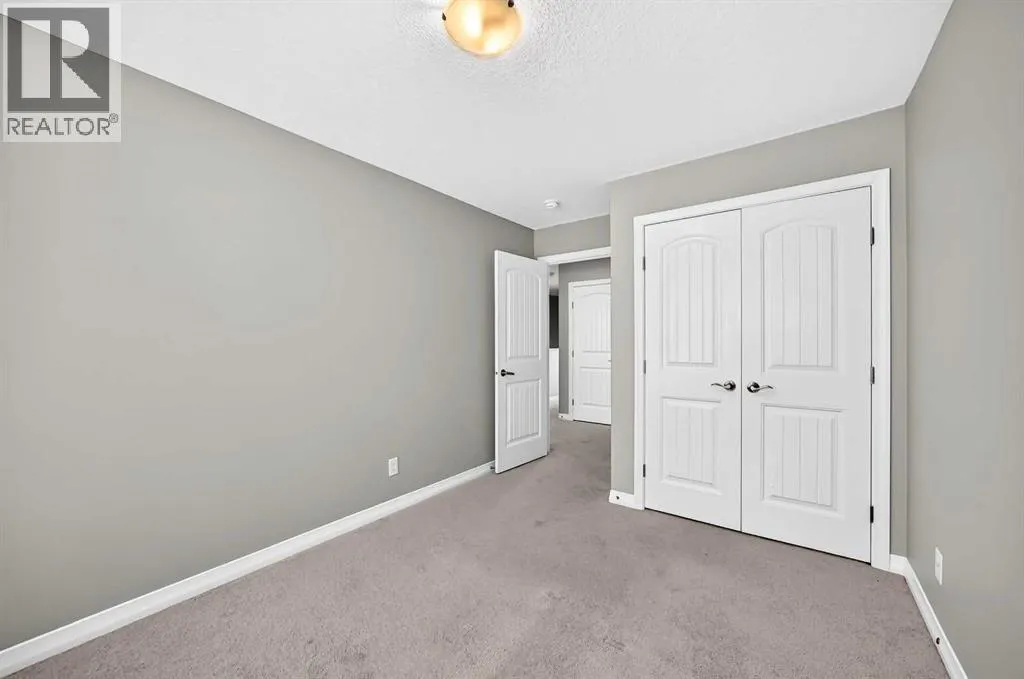 207 Legacy Glen Way SE