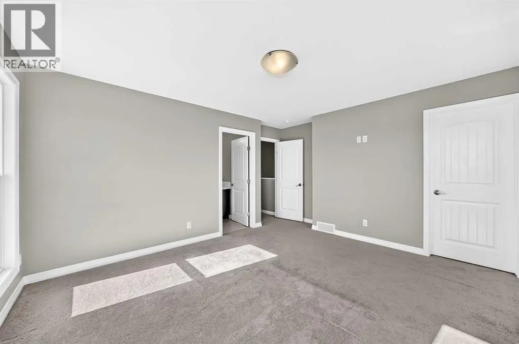207 Legacy Glen Way SE