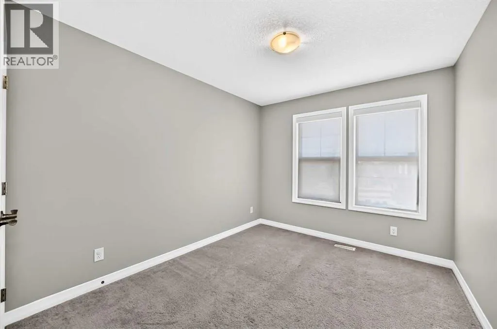 207 Legacy Glen Way SE