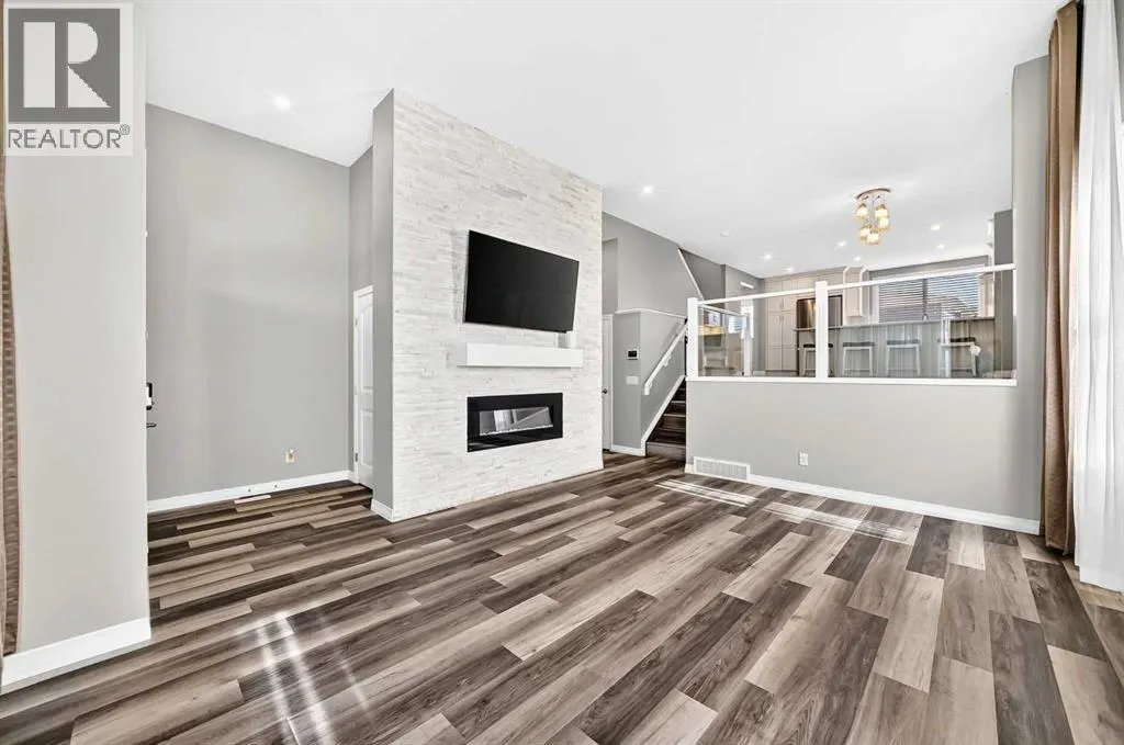 207 Legacy Glen Way SE