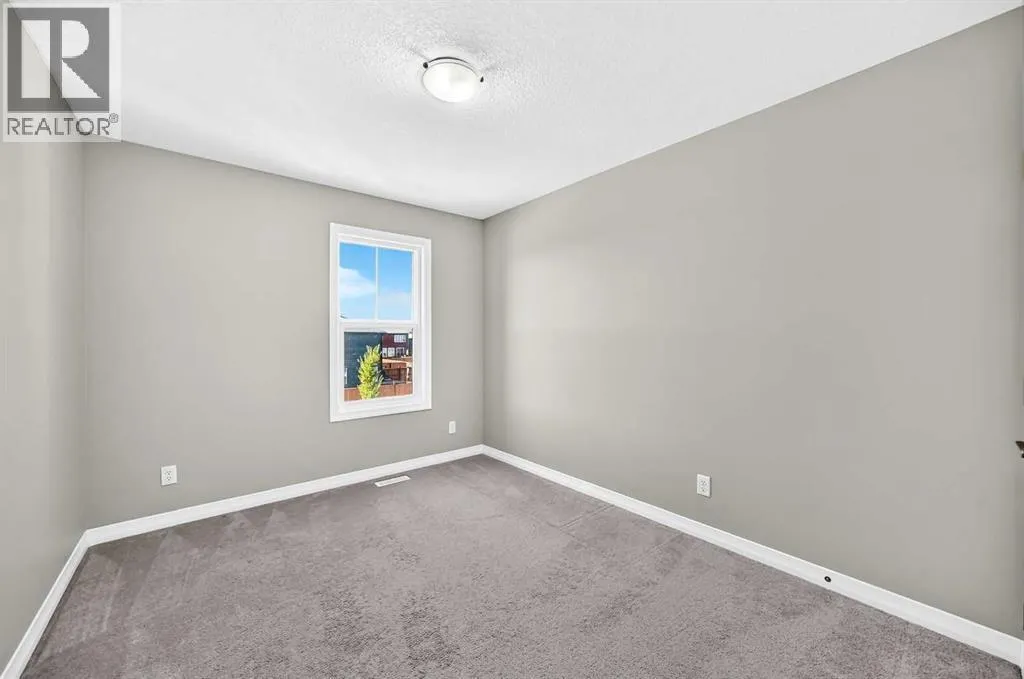 207 Legacy Glen Way SE