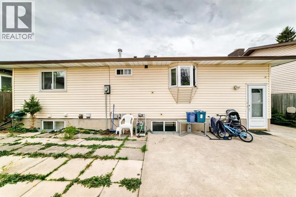 115 Whitehorn Road NE