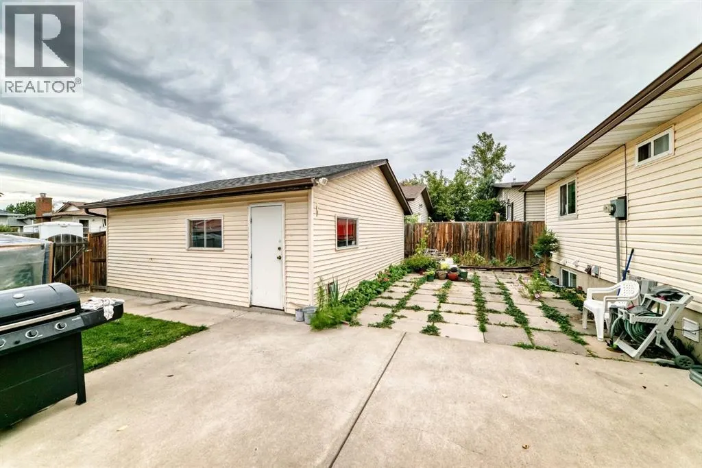 115 Whitehorn Road NE