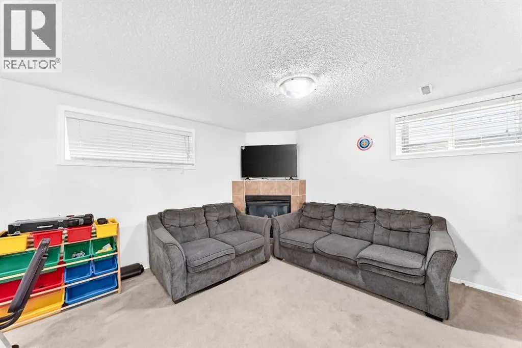 115 Whitehorn Road NE