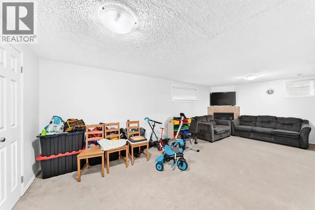 115 Whitehorn Road NE